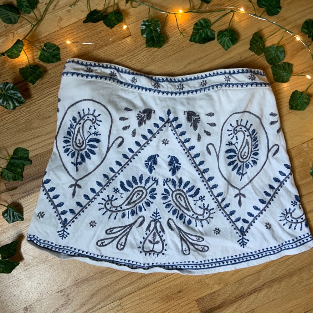 ✨free people strapless embroidered top